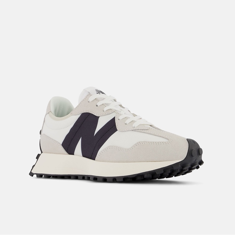 New Balance Womem’s 327, Sea Salt & Black, Size 9.5, BNIB
